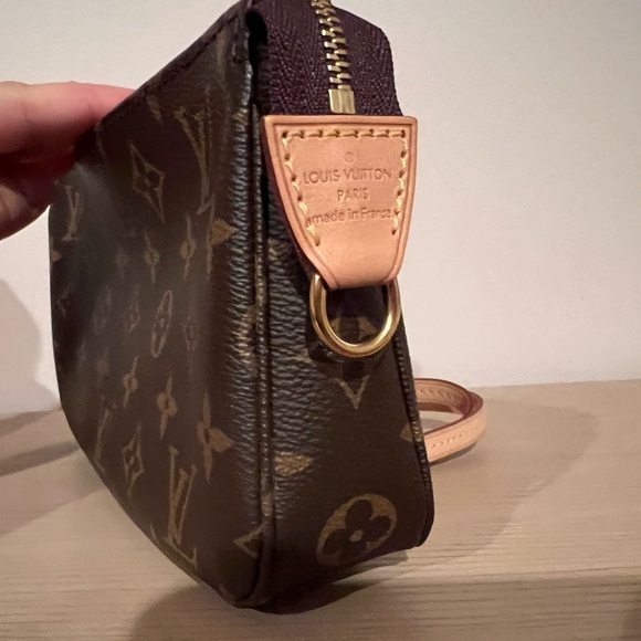 Louis Vuitton Pochette Accessories - Picture 2 of 6